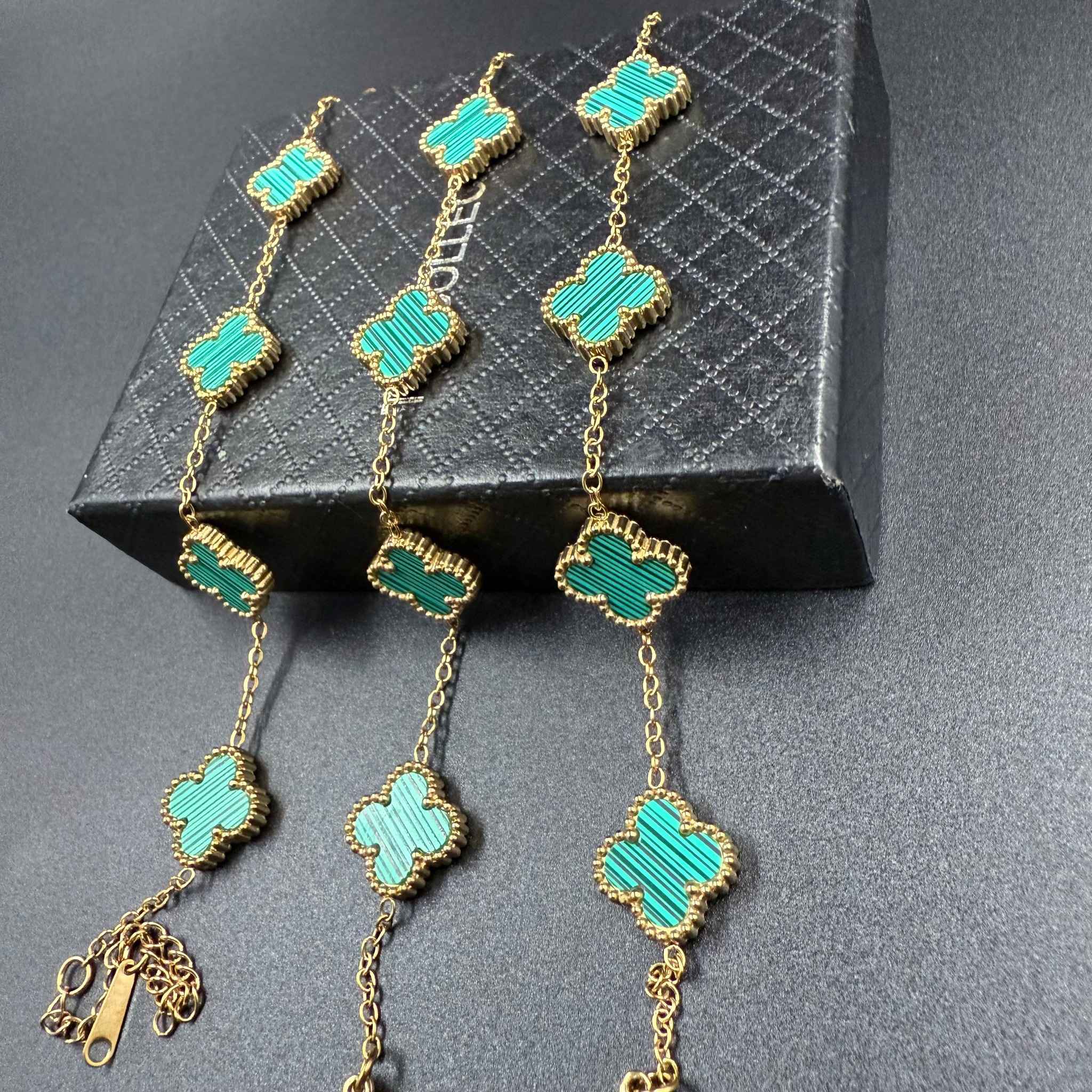 VAN CLEEF EN ACERO VERDE